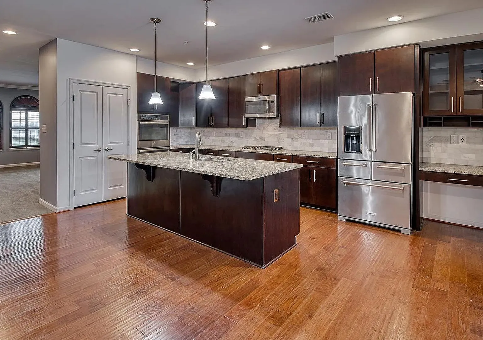 Stunning top level condo in Linton at Ballenger ready now! — Photo 4