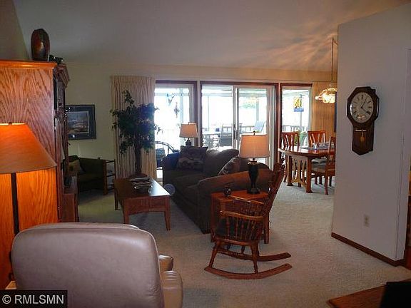 5th image of 877 8th Ave SE