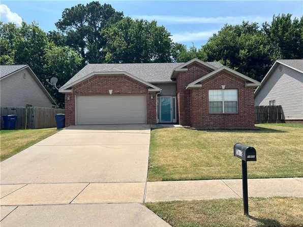 1602 N Patriot, Siloam Springs, AR 72761