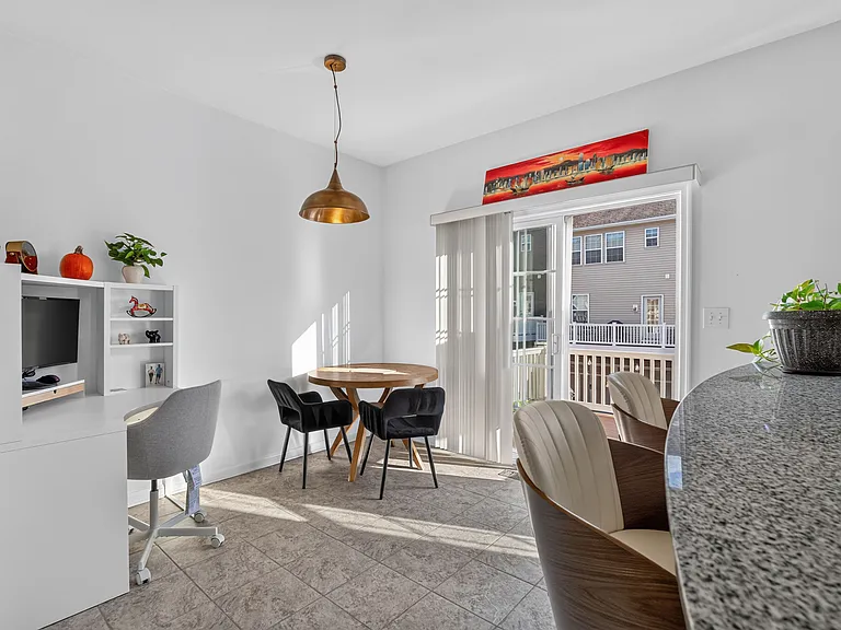 5 Truman Dr — Photo 11