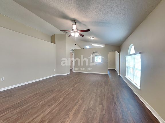 5th image of 1014 Brenton Leaf Dr