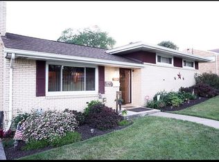 5030 Daube Dr, Pittsburgh, PA 15236