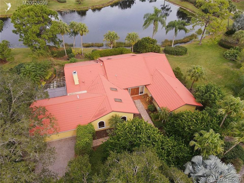 1st image of 1303 SW Troon Cir