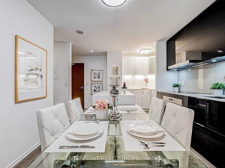 1 Bloor St E #515 — Photo 5