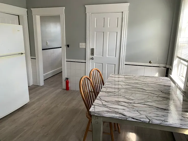 347 Douglas Ave #2 — Photo 18