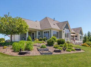 1469 Emerald Ct, Cedarburg, WI 53012
