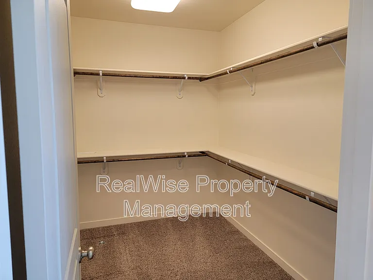 2482 NW Glen Oak Ave — Photo 14