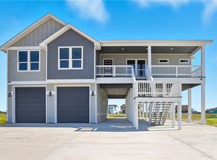 15 Tradewinds Cir, Rockport, TX 78382