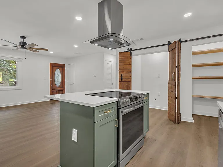 1148 Lookout Ave NW — Photo 8