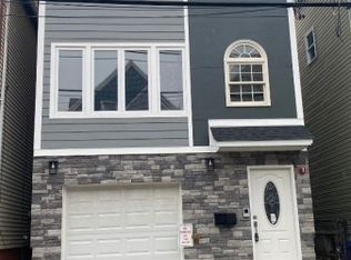 40 Read St, Newark, NJ 07105