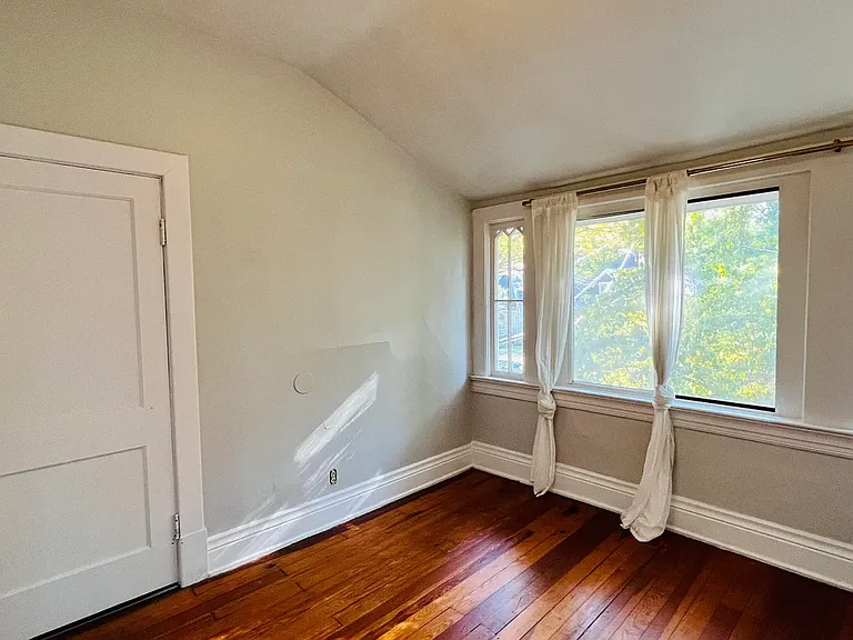 445 Davidson Ct — Photo 11