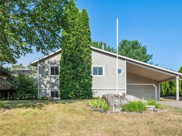 897 Maple Dr, Osceola, WI 54020