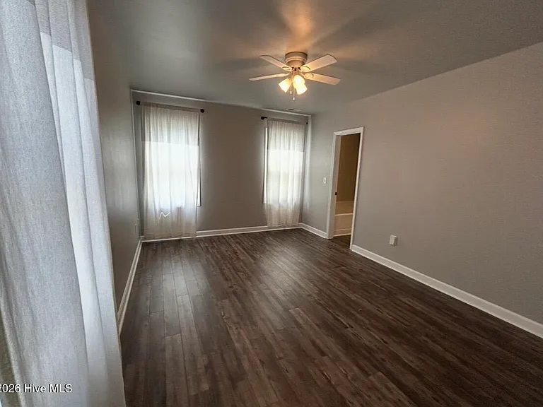 105 Lantana Ln — Photo 8