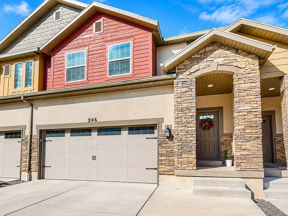 246 E Bridgewater Ln