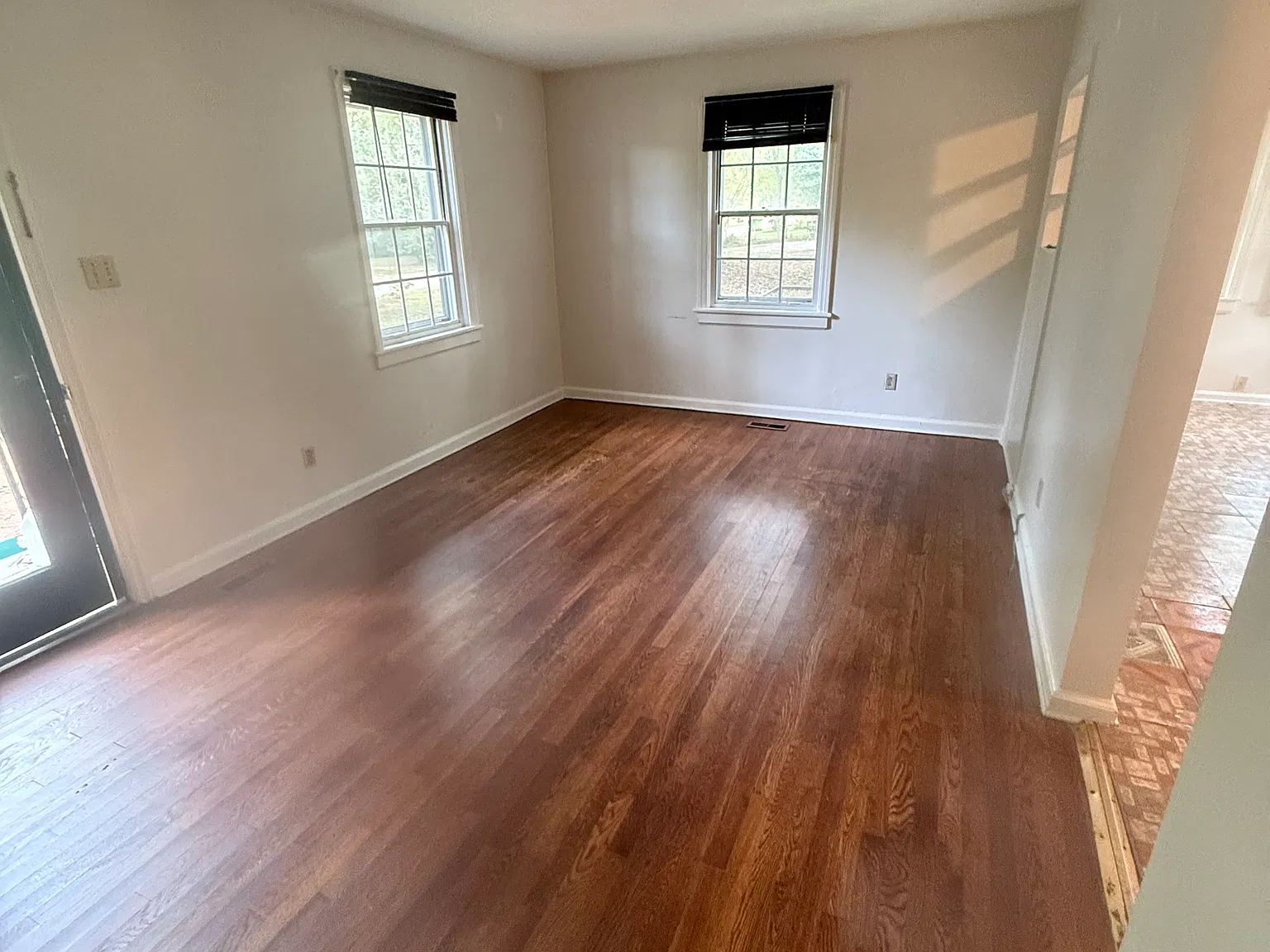 3 bed, 1305 sqft, $1,295 — Photo 2