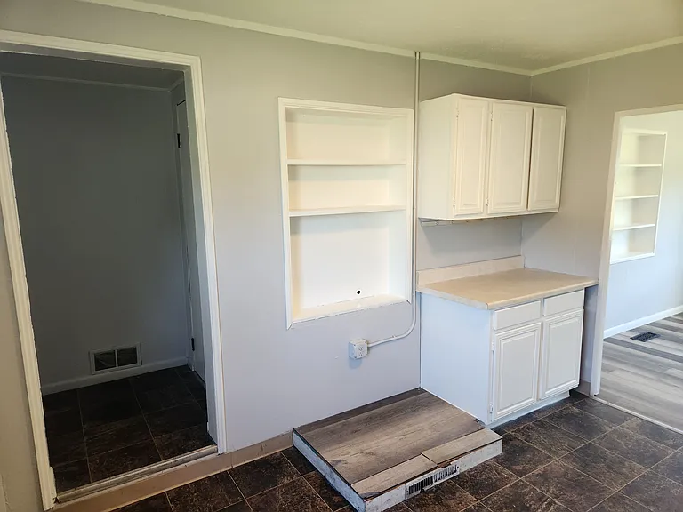 4332 Riverside Dr — Photo 6