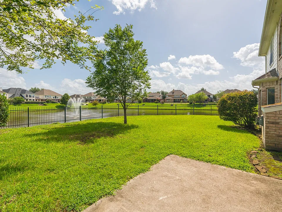 4414 Bridgestone Cedar Dr