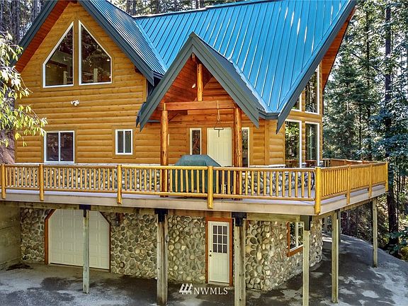 3rd image of 304 Pine Loch Sun Dr