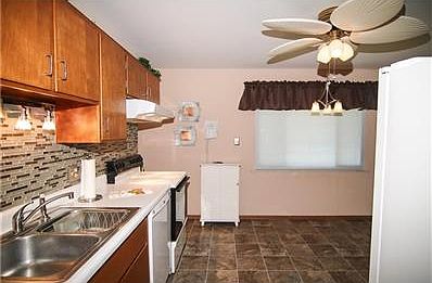 Kitchen with appliances remaining