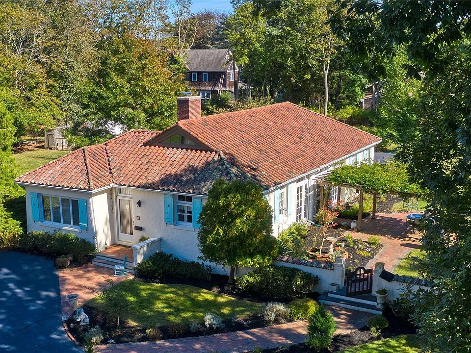 39 Ocean Avenue, Center Moriches, NY 11934 Zillow