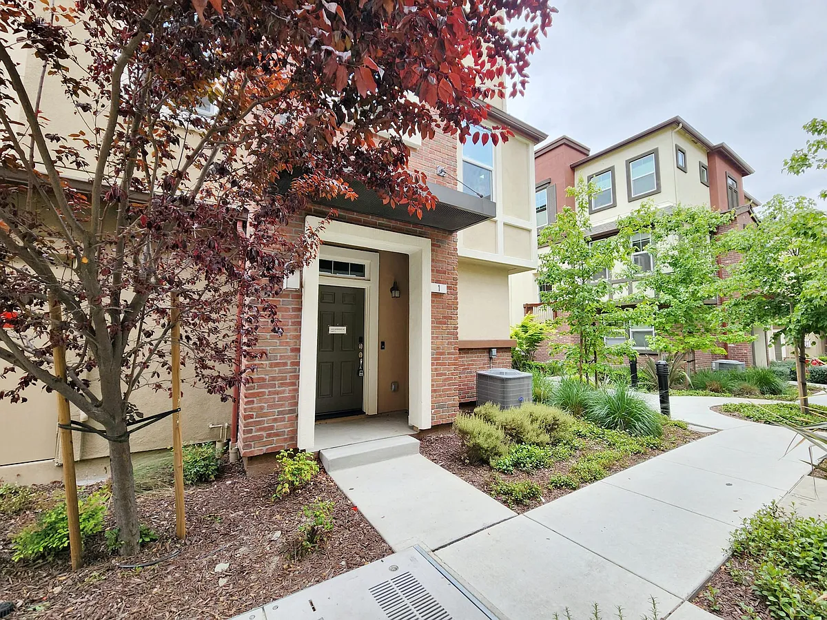 Building Photo - 1025 Gabbiano Ln #1