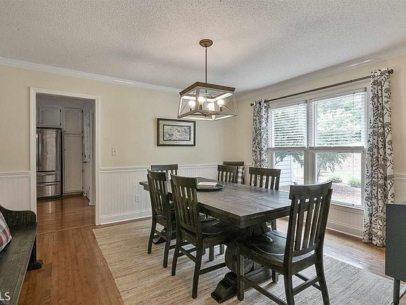 3rd image of 180 Vista Ln