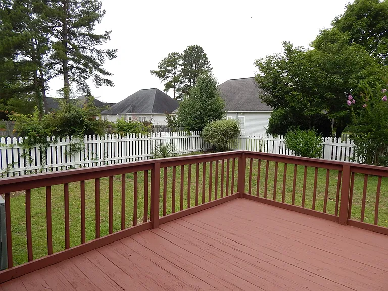2109 Elderberry Dr — Photo 2