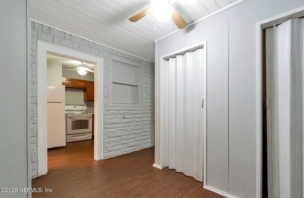 3 bed, 822 sqft, $1,300 — Photo 4