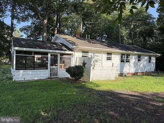 2nd image of 6682 Quercus Dr