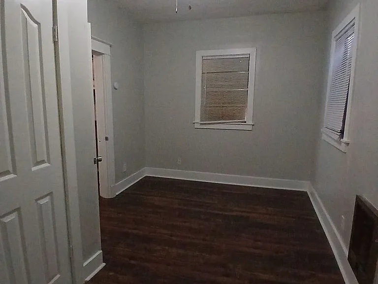 1436 Maplewood St — Photo 7
