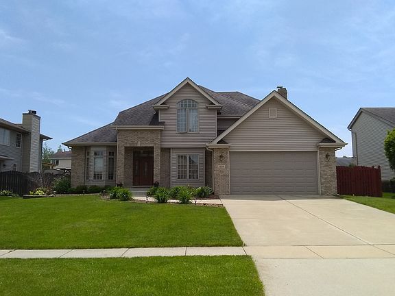 2nd image of 2898 Sharon Dr