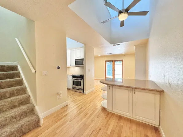 966 Q St, Sacramento, CA 95811