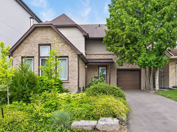 4 Bigham Cres, Toronto, ON M9C 5C6