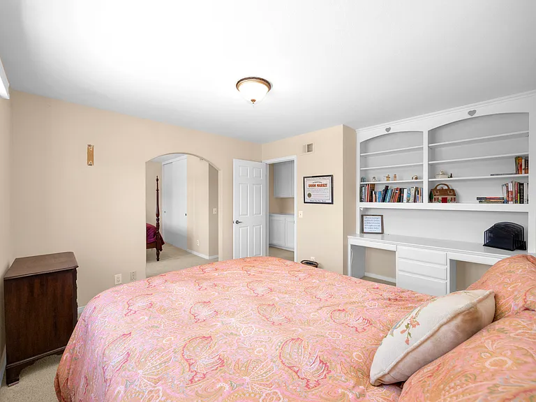 24961 Sandridge Cir — Photo 37