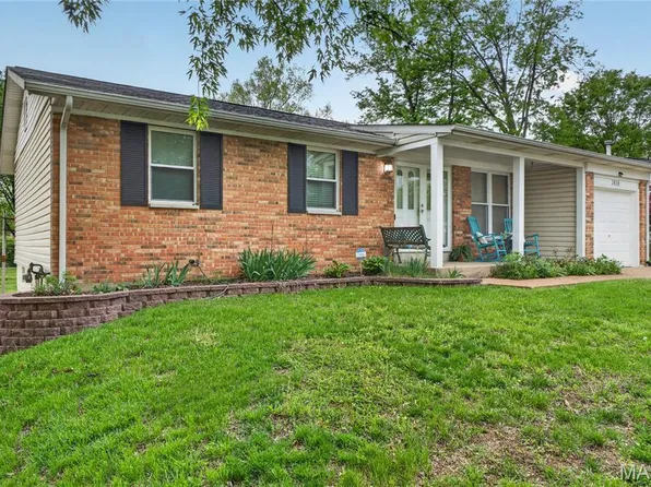 1818 San Pedro Ln, Fenton, MO 63026
