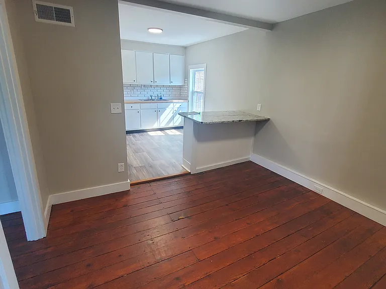 696 Main St #3 — Photo 3