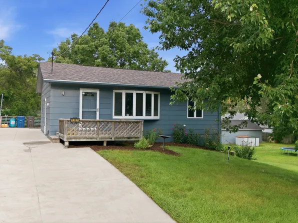 1252 E 36th St, Des Moines, IA 50317