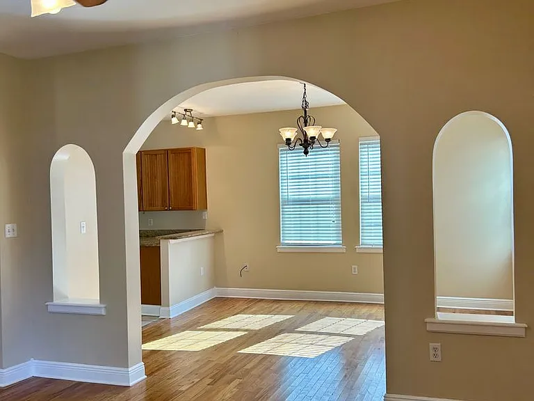 5619 Vicksburg St — Photo 3