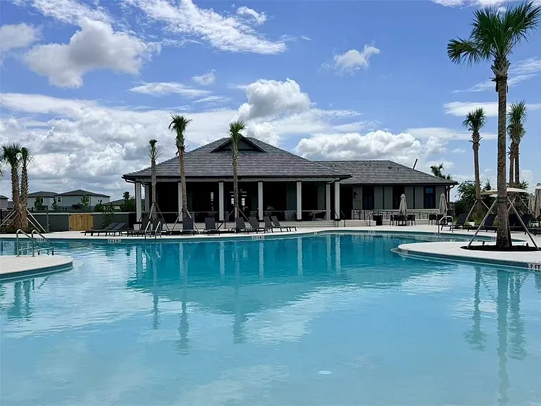 1307 Broward Dr — Photo 32