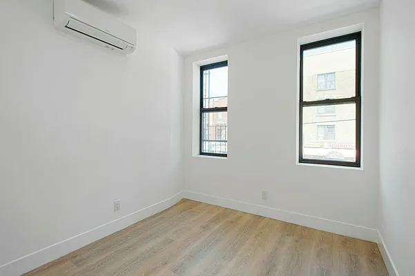 Rented by EXR | media 12