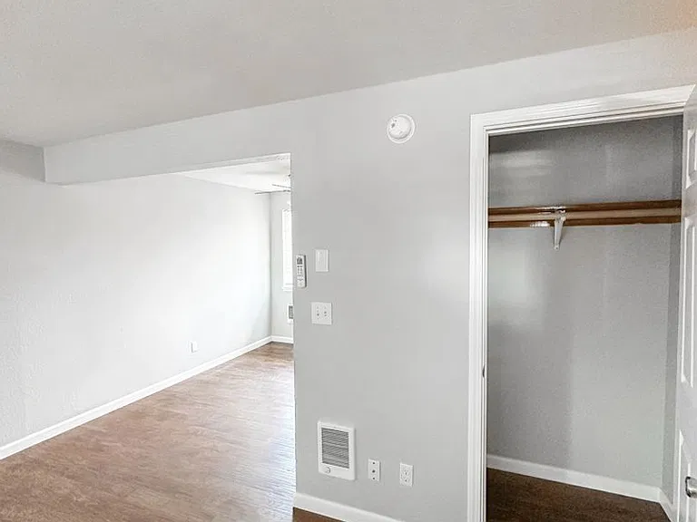 180 Garland Way N — Photo 10