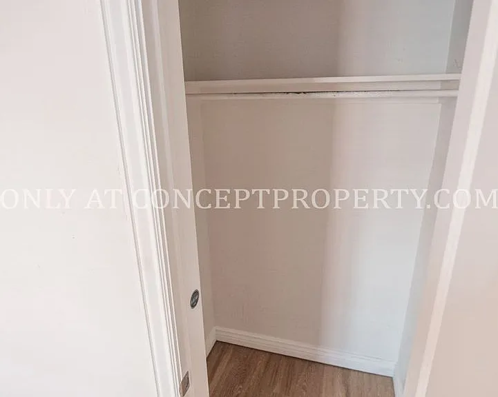 943-971 Chapel Dr — Photo 41