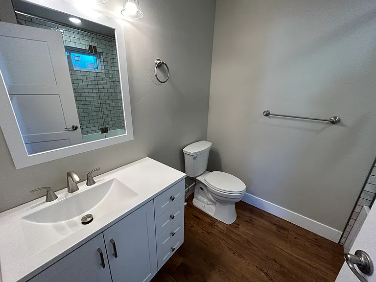 Bathroom 2 - Primary en suite