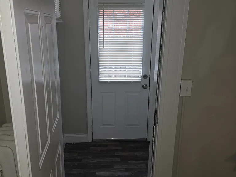 403 S Augusta Ave — Photo 4