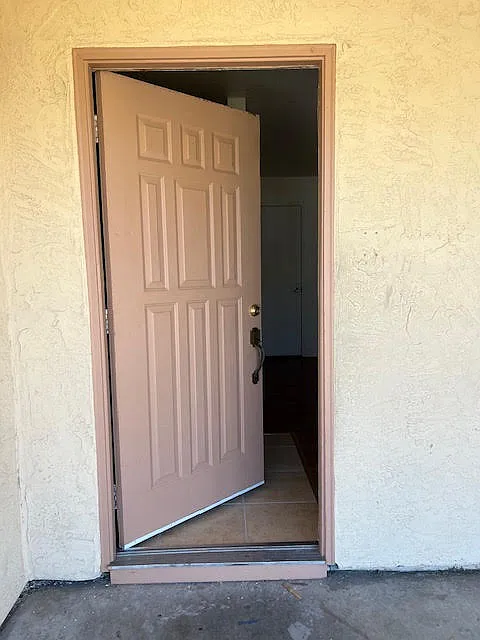 3 bed, 1.5 bath, 1308 sqft, $2,350 — Photo 3
