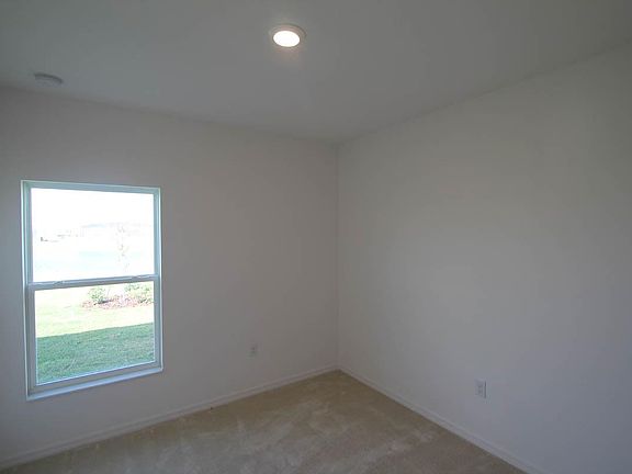 3rd image of 304 Granite Pl