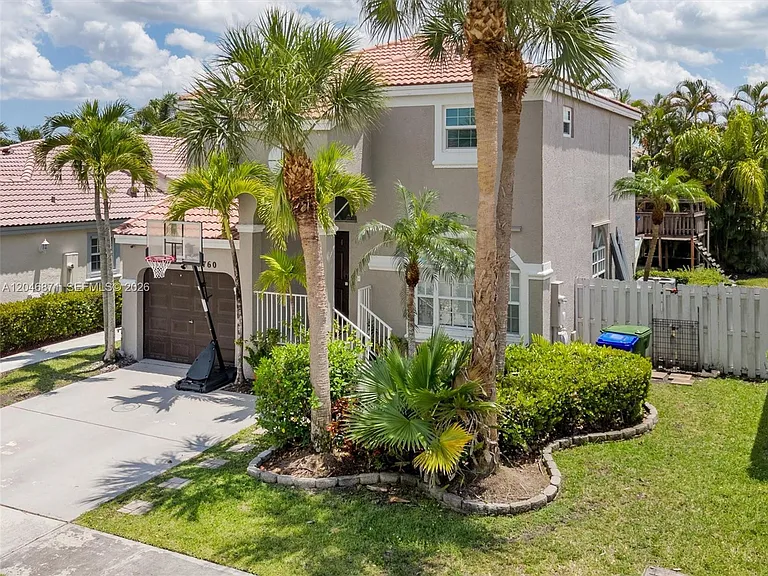 15760 NW 16th Ct — Photo 3
