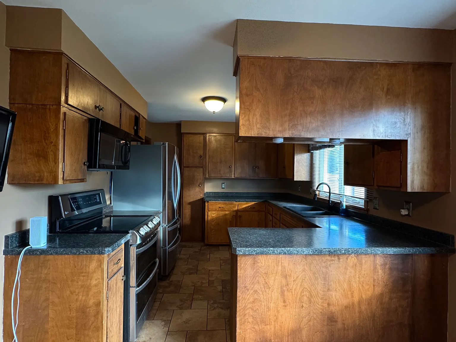 2 bed, 1200 sqft, $1,700 — Photo 2