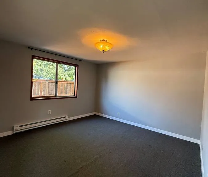 2095 Primrose St — Photo 11