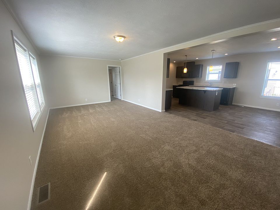 2nd image of 59546 Hardy Ln
